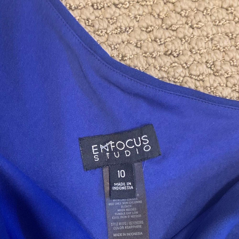 En Focus Studio Dress - Picture 3 of 6